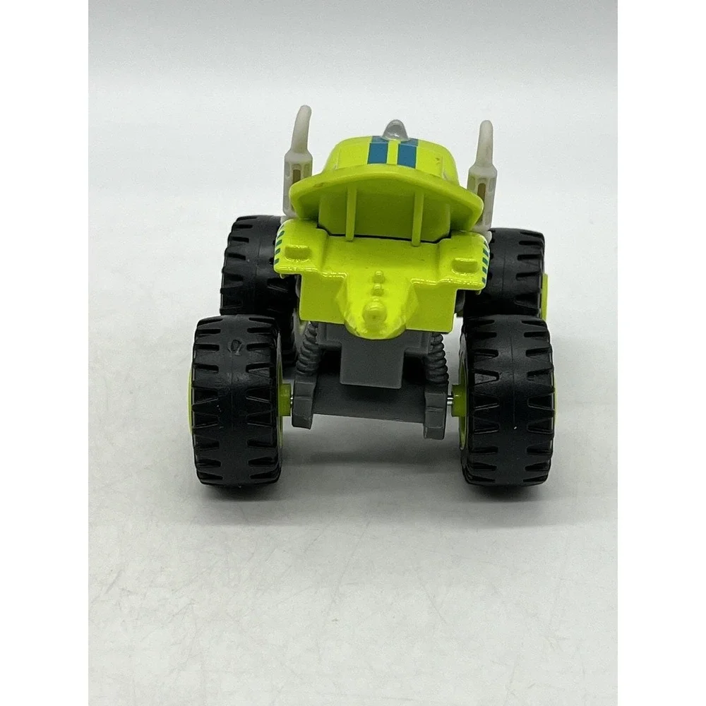 Blaze‎ and the Monster Machines Racing Flag Crusher Zeg Truck Die Cast  Lot Of 2